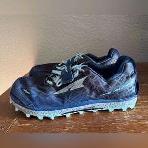 Altra KING MT 1.5 Trail Running Hiking Outdoor Shoes W Sz. 10 Vibram Blue Black